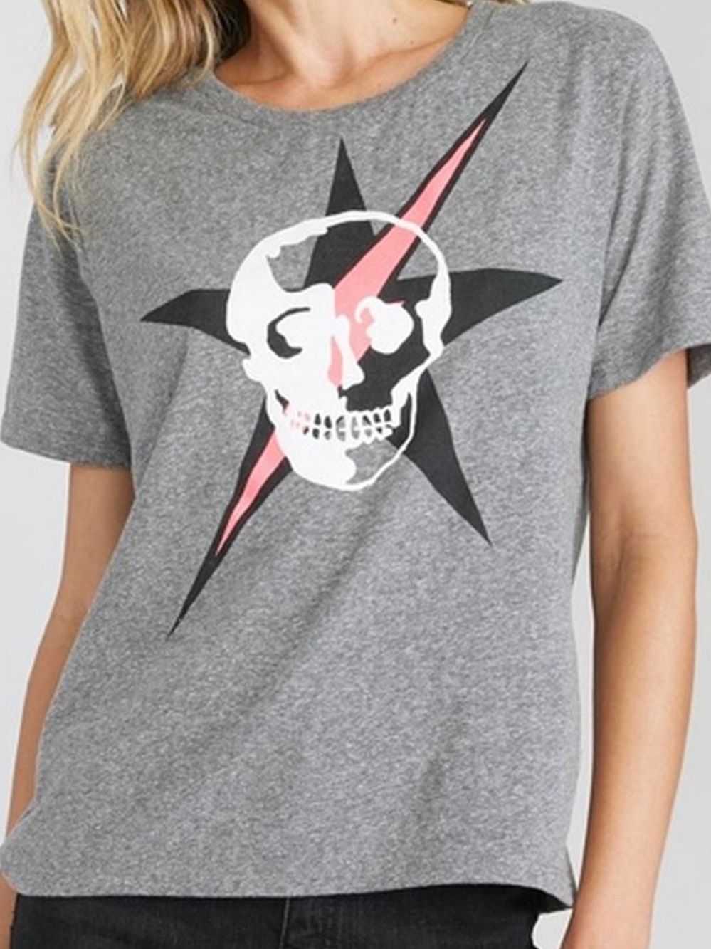 CHRLDR LIGHTNING SKULLS WIDE T-SHIRT SZ L